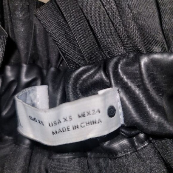 Zara  Women's  Faux‎  Leather Pleated Mini Skirt Skort Black Goth Y2K XS - Picture 6 of 9